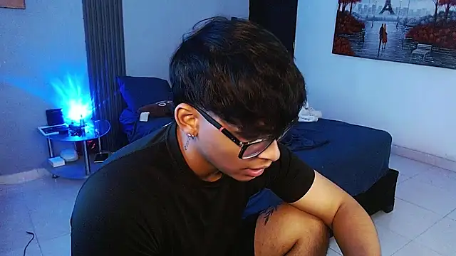 Mr_yisuzz Chat XXX live