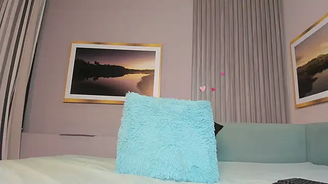 Karlie_moore_'s Live XXX Chat