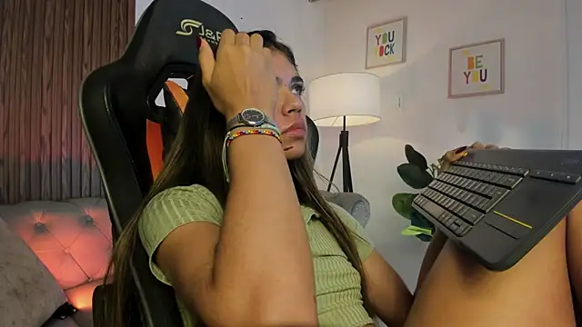 Chat +18 de EmmaBlake1 ao vivo