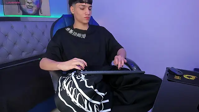 SamBlack_ élő XXX-chatje