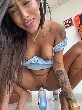 MystiqueXXX – Live XXX-chat