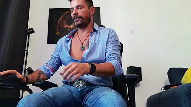 ChrisKoxn Live XXX chat