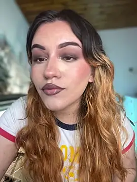 NikkiNix Adlı Modelin Canlı XXX Sohbeti