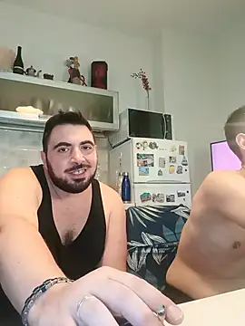 bear_skinny Adlı Modelin Canlı XXX Sohbeti