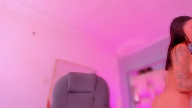 Chat XXX en directo de AishaKassandra