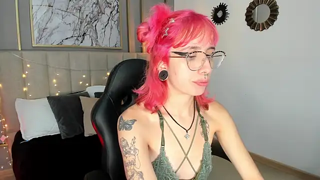 Alice__Moon__ webcam show