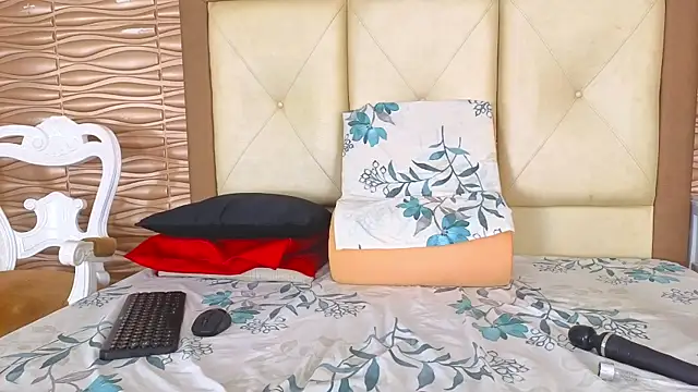 Miladiosa élő XXX-chatje