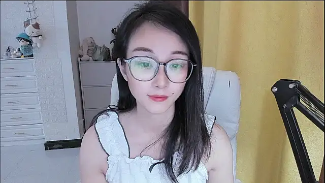 NIAN-er Adlı Modelin Canlı XXX Sohbeti