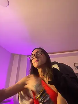 Chat +18 de Elysianpair ao vivo