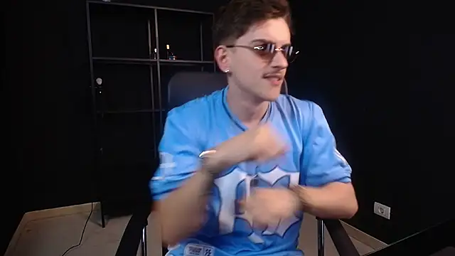XXX chat uživo modela FelixStarkk