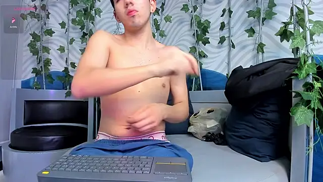 AxelStong – Naživo XXX chat