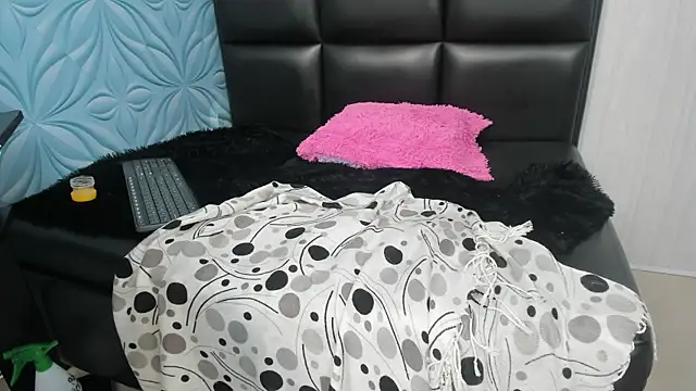Mature_Skinny Live XXX-Chat