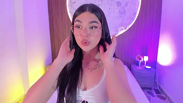 แชท XXX สดของ RoseCassie