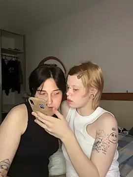 MiaAndAlice Шоу с уебкамера