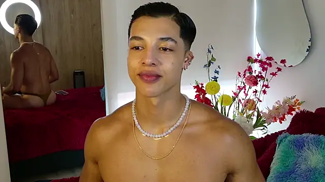 Troye_Williams 现场XXX聊天