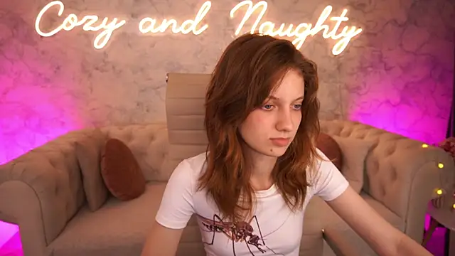 CuteeFoxy's Live XXX Chat