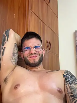 King_Draven3's Live XXX Chat