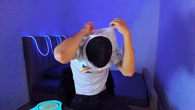 Matiius18 webcam show