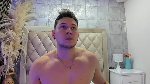 Izui_Pierce – Naživo XXX chat