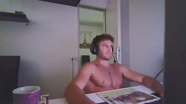 alpha-hunk live XXX chat