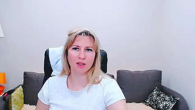 Chatroom XXX en direct de Incredible_Ariela