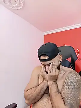 צ'אט XXX בשידור חי של Mike_savage3