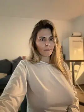abbyxluv Adlı Modelin Canlı XXX Sohbeti