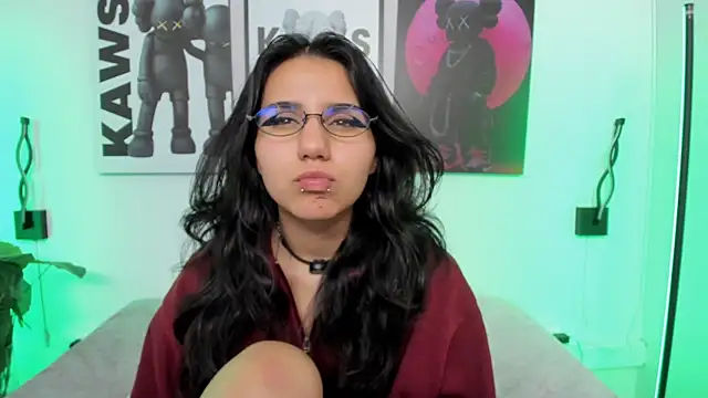 HollyPeach Adlı Modelin Canlı XXX Sohbeti
