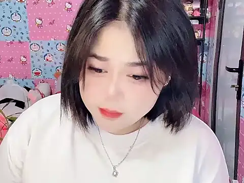 Nhanlu009 Adlı Modelin Canlı Sohbet Odası