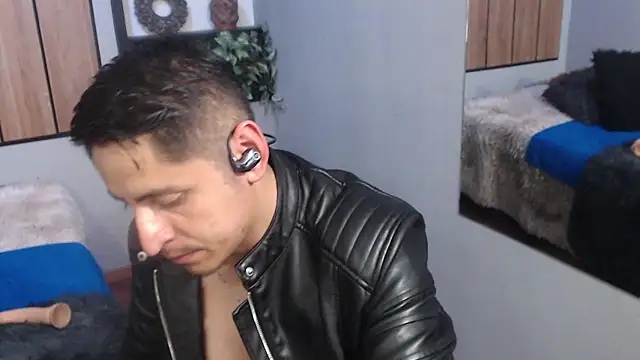 kevin_23_ Chat XXX in diretta