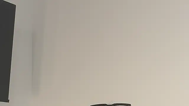Cassieuncut's Live XXX Chat
