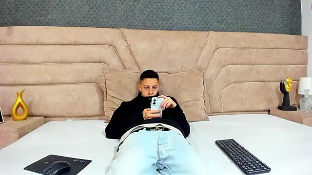 Chatroom XXX en direct de thiago19s