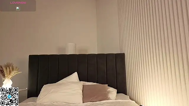 Valenora1n Live XXX chat