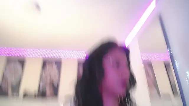 צ'אט XXX בשידור חי של SamathaMay