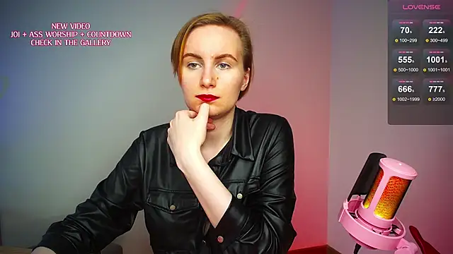 Chat +18 de KinkyMissCherry ao vivo