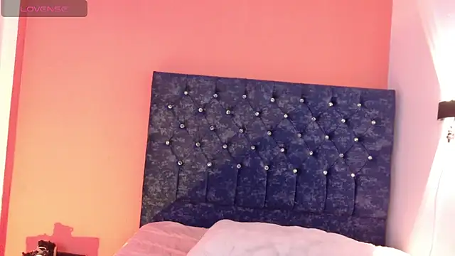 Catalinaa01's Live XXX Chat