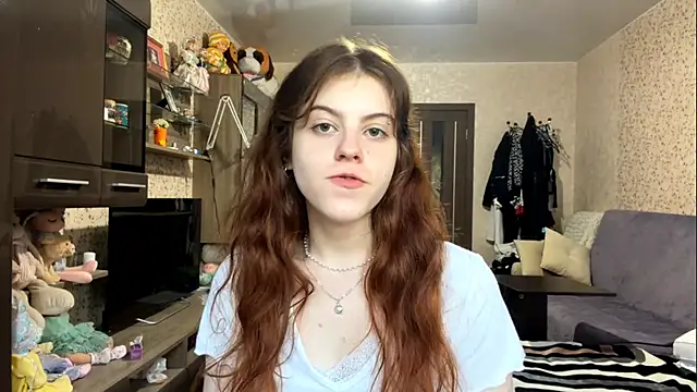 BuzzingRaid XXX чат на живо