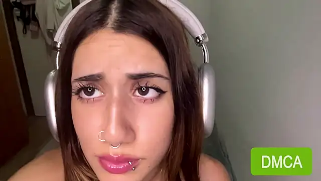JuliaPierce live XXX chat