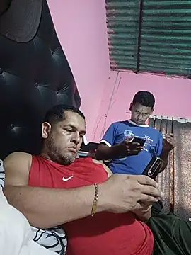 monsterpig29 live XXX chat