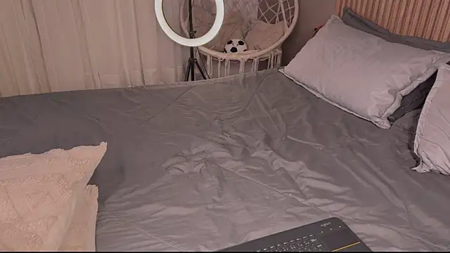 Little_Emma_11: απευθείας συνομιλία ΧΧΧ