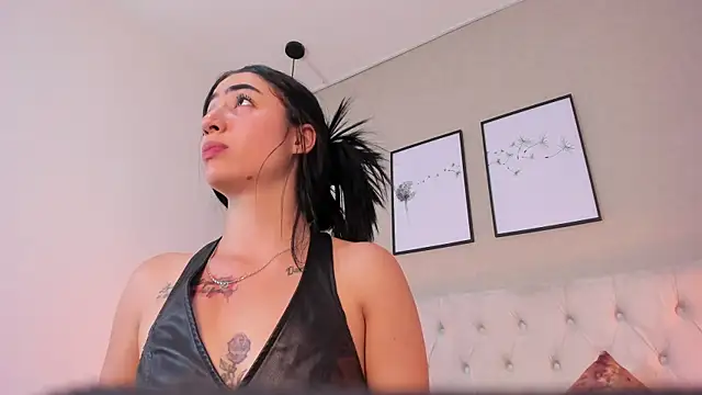 natasha_moreno élő XXX-chatje