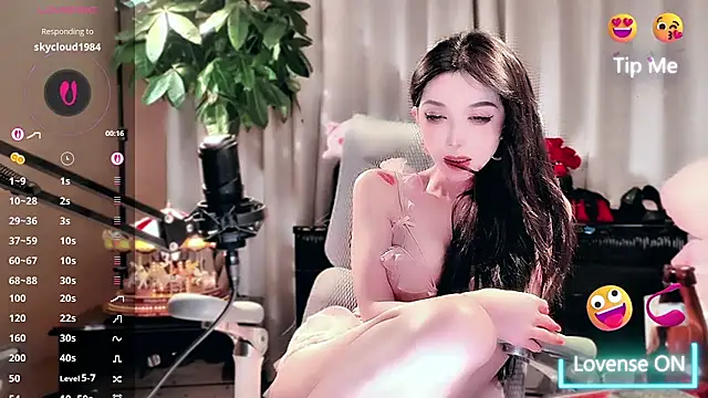 vyizh-'s Live XXX Chat