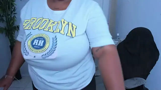 Chatroom XXX en direct de bbw_charlote