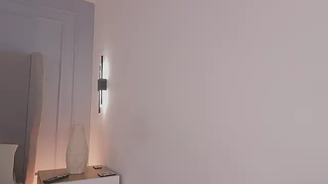 chloe_d's Live Chat Room