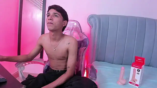 Joseph18_ Live XXX Chat