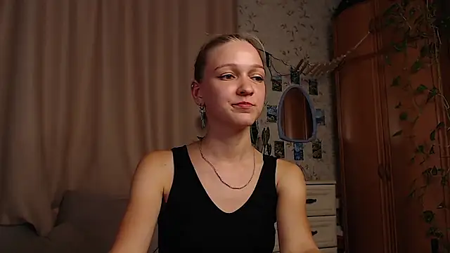 Adeline_Maxwell live XXX chat