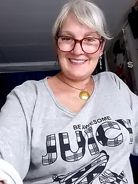 irinamaux live XXX chat