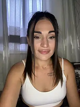 MonikaSi live XXX chat