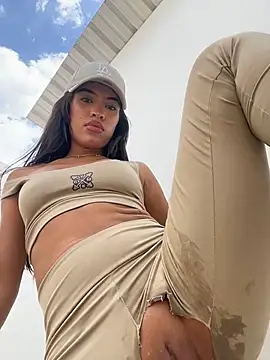 Chat +18 de MystiqueXXX ao vivo