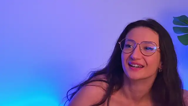 TheaMalekoo Adlı Modelin Canlı XXX Sohbeti